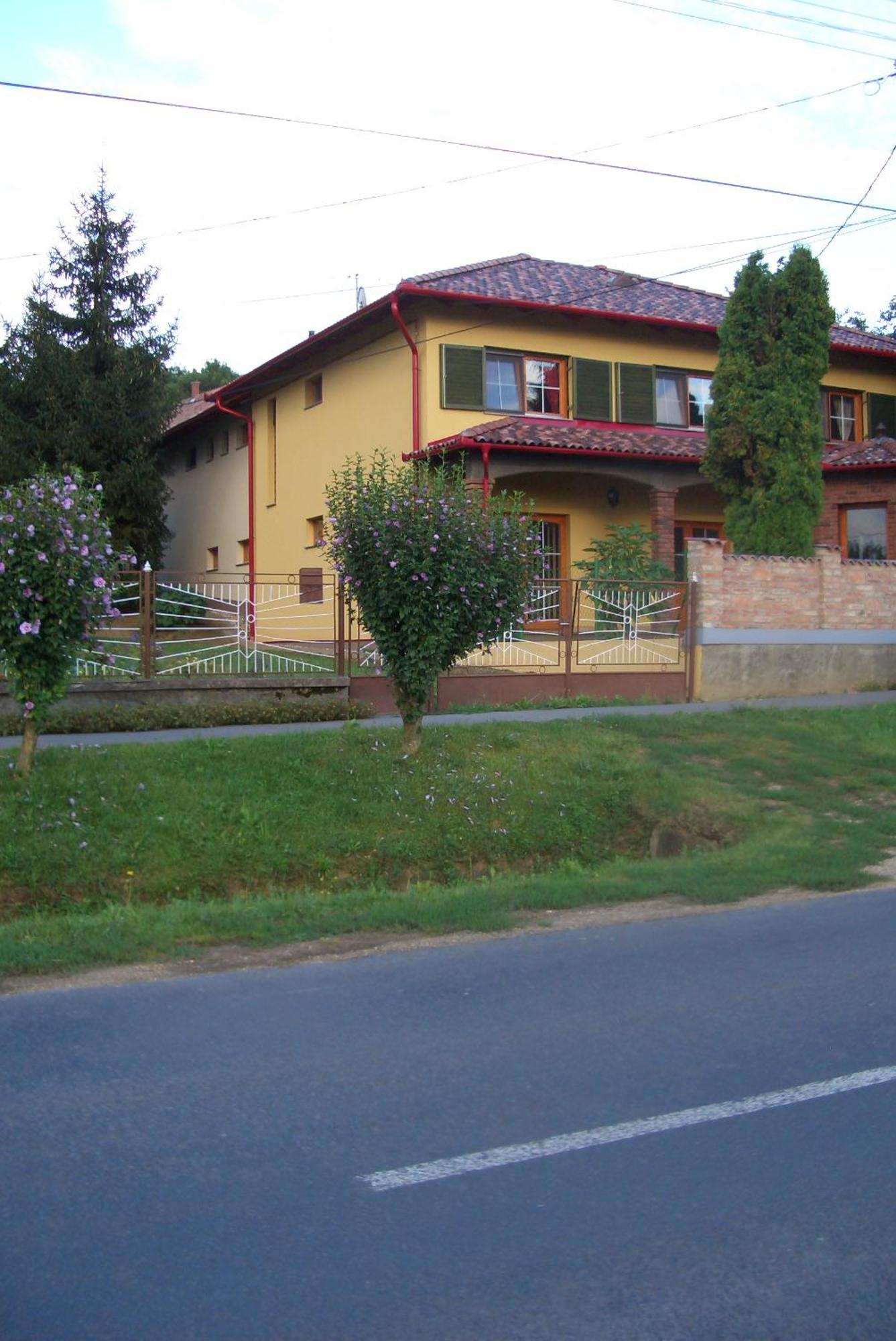 Bundi Vendeghaz Hotel Kehidakustány Buitenkant foto